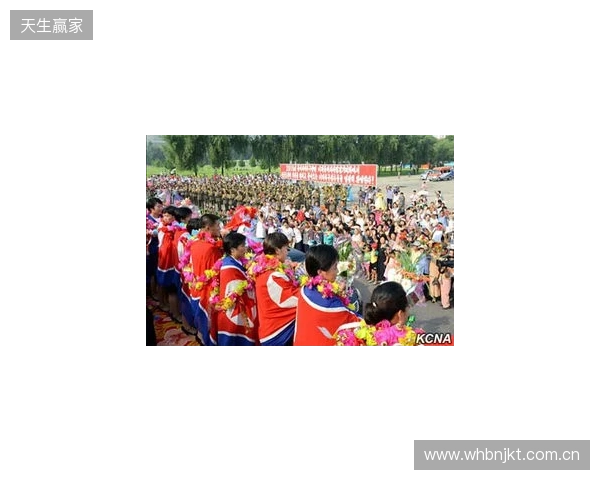 夺得湘超冠军！永州队球员乘坐花车回城，市民夹道欢迎