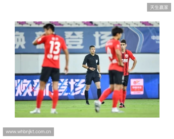记者谈海港：这赛季确实定位保级了，看不出为啥换茹萨、梅伦多